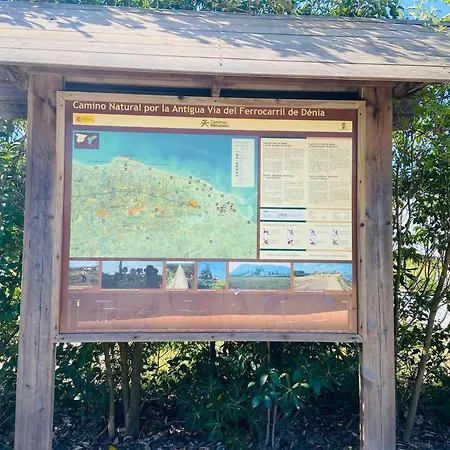 En Primera Linea De Playa Con Piscina Y Garaje Gratuito * Dénia