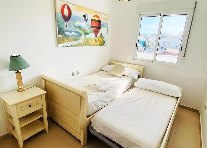 En Primera Linea De Playa Con Piscina Y Garaje Gratuito * Denia