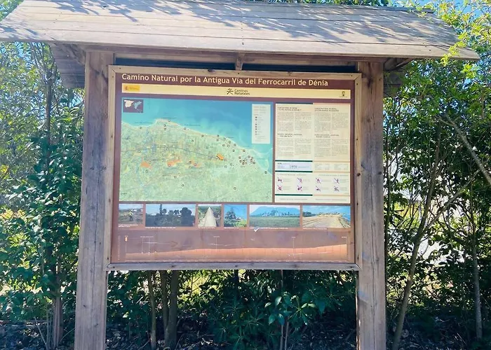 En Primera Linea De Playa Con Piscina Y Garaje Gratuito * Denia