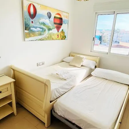 En Primera Linea De Playa Con Piscina Y Garaje Gratuito * Денія
