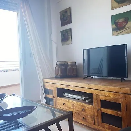 En Primera Linea De Playa Con Piscina Y Garaje Gratuito Апартаменти