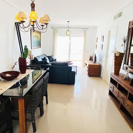 En Primera Linea De Playa Con Piscina Y Garaje Gratuito Denia
