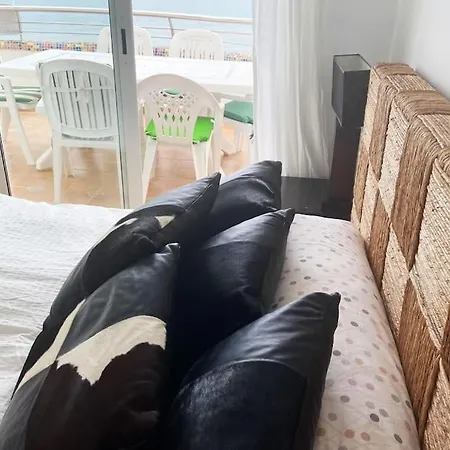 En Primera Linea De Playa Con Piscina Y Garaje Gratuito Апартаменти *