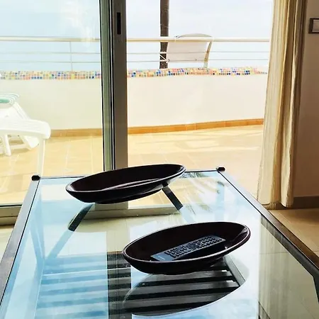 En Primera Linea De Playa Con Piscina Y Garaje Gratuito Апартаменти