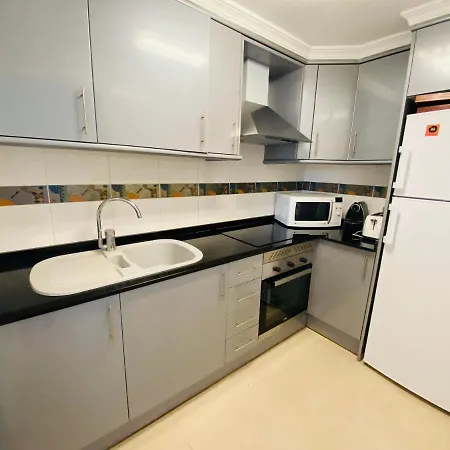 En Primera Linea De Playa Con Piscina Y Garaje Gratuito Denia