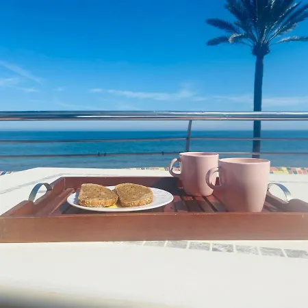 En Primera Linea De Playa Con Piscina Y Garaje Gratuito Апартаменти