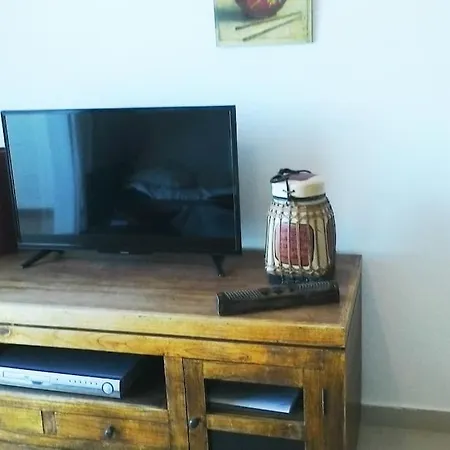 En Primera Linea De Playa Con Piscina Y Garaje Gratuito Denia