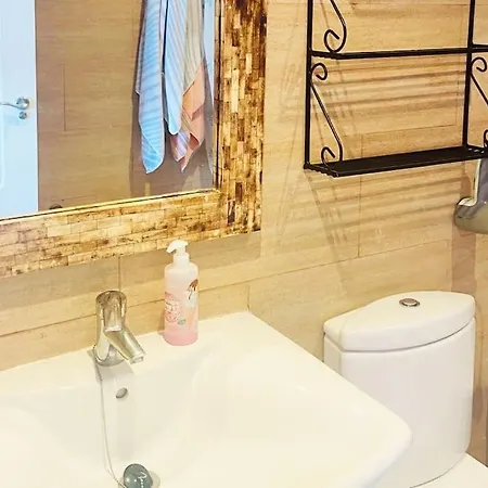 En Primera Linea De Playa Con Piscina Y Garaje Gratuito Apartment