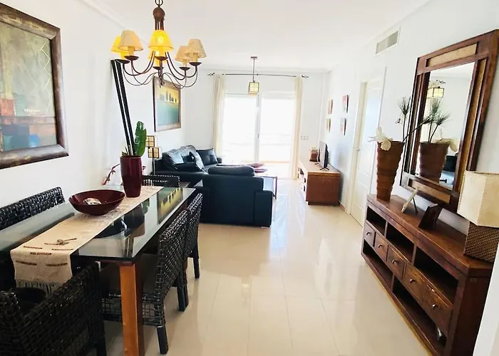 En Primera Linea De Playa Con Piscina Y Garaje Gratuito Денія