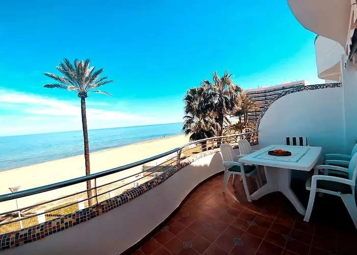 En Primera Linea De Playa Con Piscina Y Garaje Gratuito 公寓