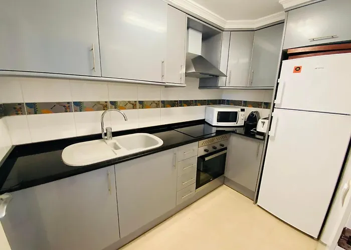 En Primera Linea De Playa Con Piscina Y Garaje Gratuito 德尼亚