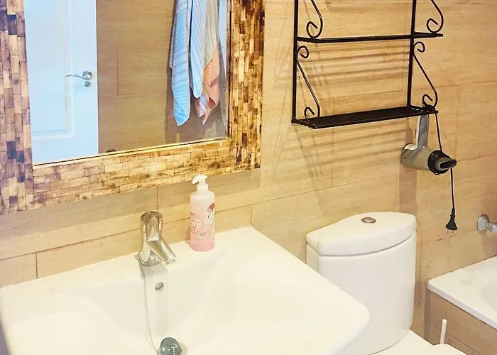 En Primera Linea De Playa Con Piscina Y Garaje Gratuito Апартаменти