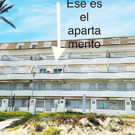 En Primera Linea De Playa Con Piscina Y Garaje Gratuito