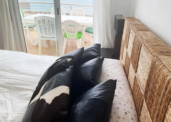 En Primera Linea De Playa Con Piscina Y Garaje Gratuito Apartment *