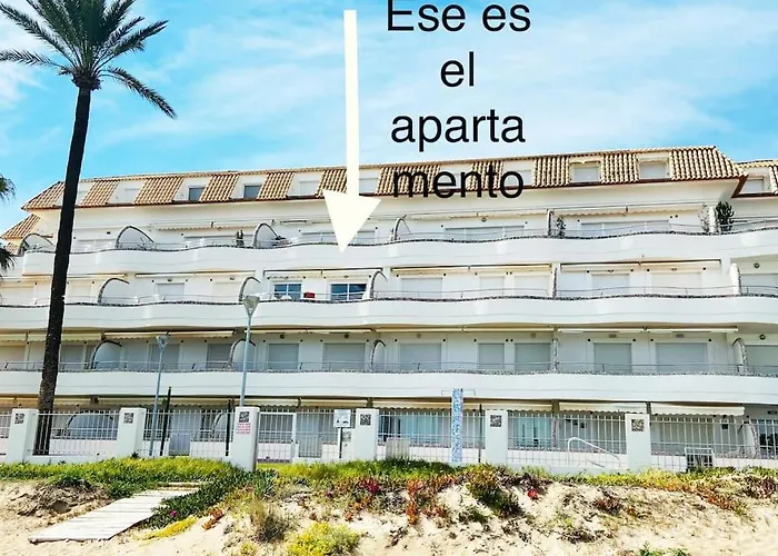 En Primera Linea De Playa Con Piscina Y Garaje Gratuito