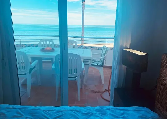 Apartment En Primera Linea De Playa Con Piscina Y Garaje Gratuito Denia