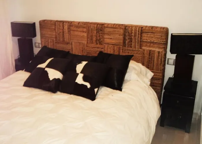 En Primera Linea De Playa Con Piscina Y Garaje Gratuito Apartment *